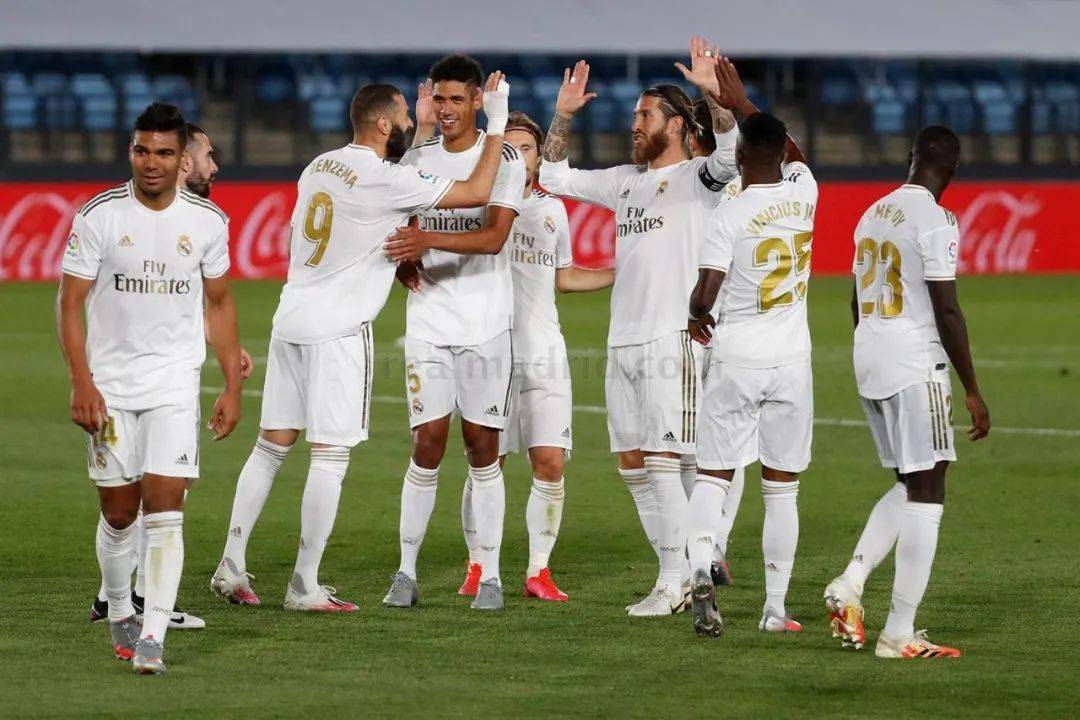 0-2不敌药厂，曼城欧冠主场对德国球队13连胜遭终结（0-2负于勒沃库森，曼城欧冠主场对德13连胜告破）