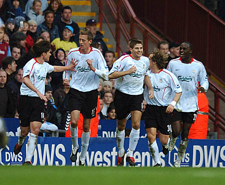 法尔克：凯恩与拜仁愿意续约至2028年，他愿意世界杯后再谈（法尔克：凯恩与拜仁愿续约至2028，谈判推迟至世界杯后）