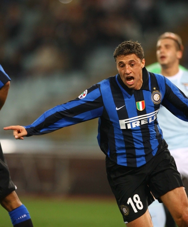 体图：拜仁、药厂等队看上16岁中场艾希霍恩，赫塔要价2000万（德媒体图：拜仁、勒沃库森等队看中16岁中场艾希霍恩，赫塔标价2000万）