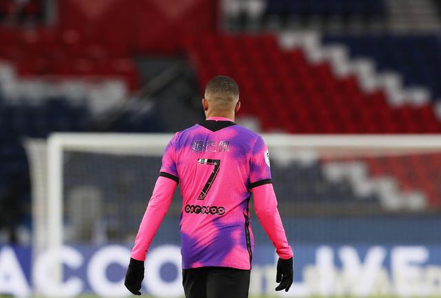 法尔克：埃贝尔与兰格谈妥了帕利尼亚的租借，要到700万欧租借费（法尔克：埃贝尔与兰格已敲定帕利尼亚租借，租借费为700万欧）