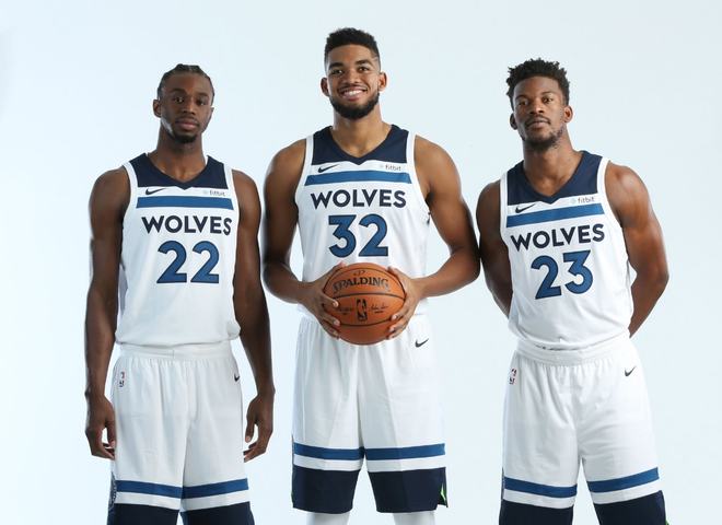 半场战报：皇家社会1-0赫罗纳，贡萨洛-格德斯破门（半场战况：贡萨洛-格德斯破门，皇家社会暂1-0领先赫罗纳）