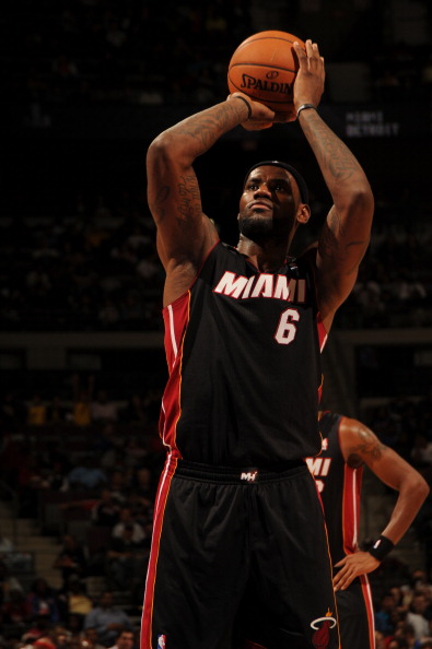 美记：文班亚马和卡斯尔均参加马刺完整训练，后者或明天复出（美媒记者：文班亚马与卡斯尔均参加马刺合练，卡斯尔有望明日复出）