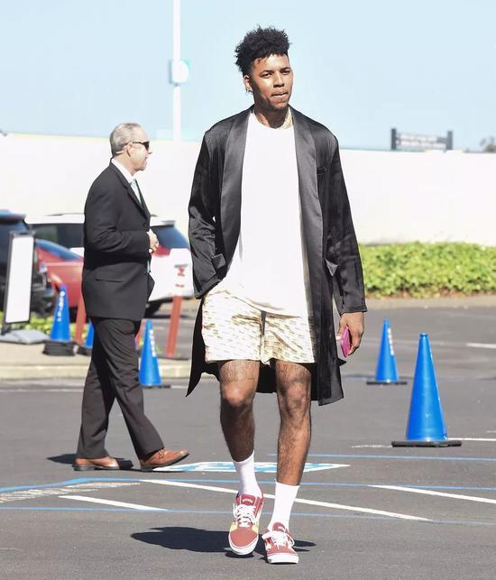 记者：利物浦暂时不会对伊萨克提出报价，一切取决于纽卡意愿（记者：利物浦短期内不会报价伊萨克，下一步取决于纽卡态度）