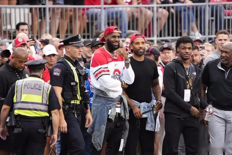 哈曼：如果多特在终场前多守住几场胜利，那么没人会批评什么（哈曼：要是多特在最后时刻守住几场胜局，外界就没什么可批评的）