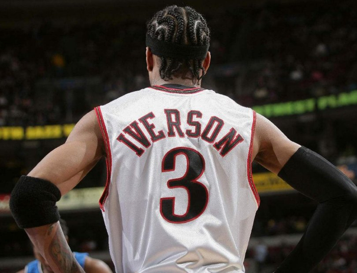 扑救率85.2%场均丢球0.57，斯维拉尔两项数据五大联赛门将第一（斯维拉尔以85.2%扑救率和场均0.57失球领跑五大联赛门将）